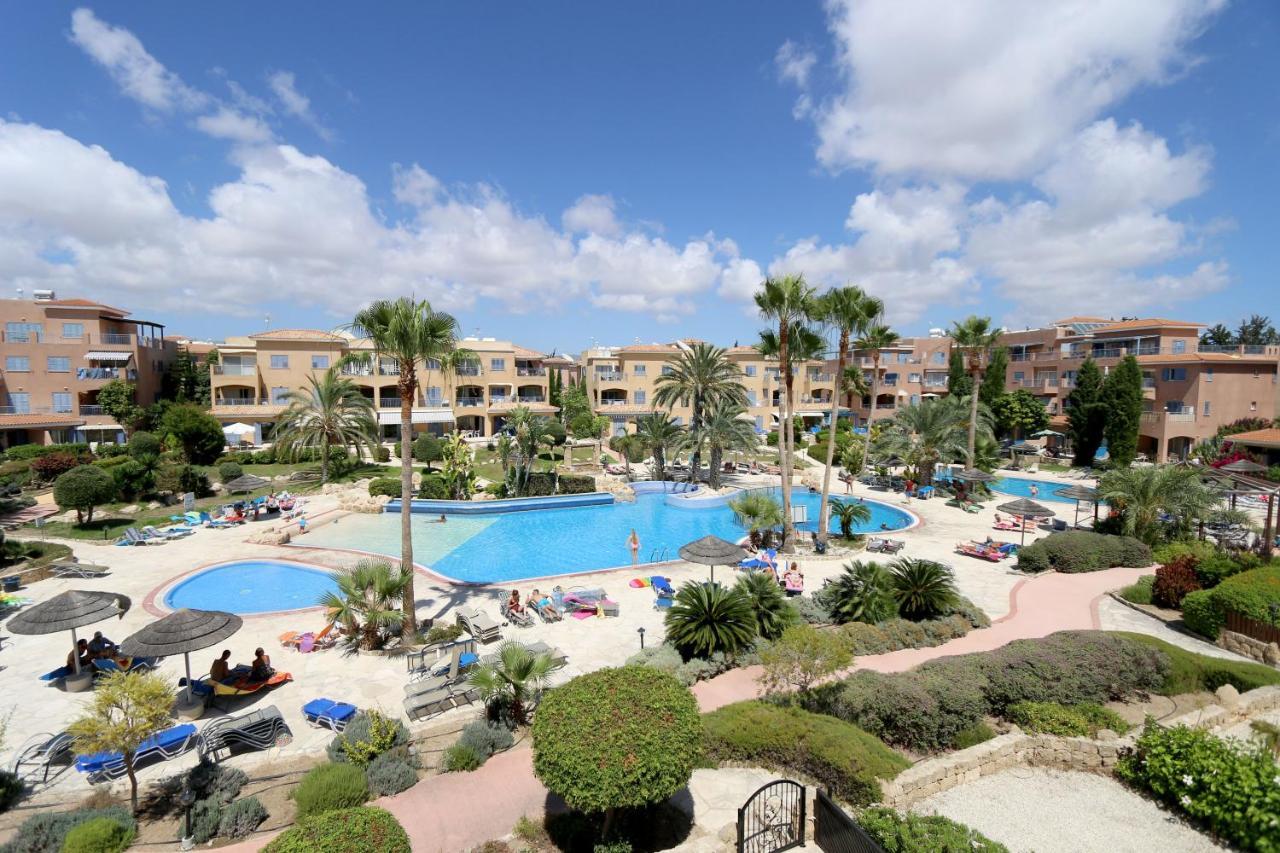 Limnaria Gardens Two Bedroom Apartment With Balcony Paphos Exterior foto