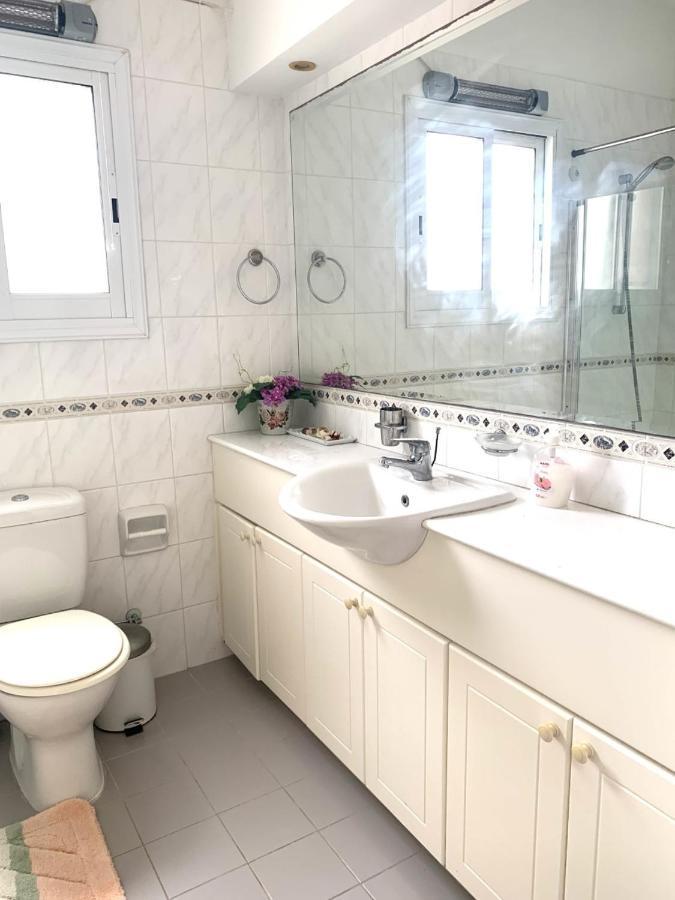 Limnaria Gardens Two Bedroom Apartment With Balcony Paphos Exterior foto