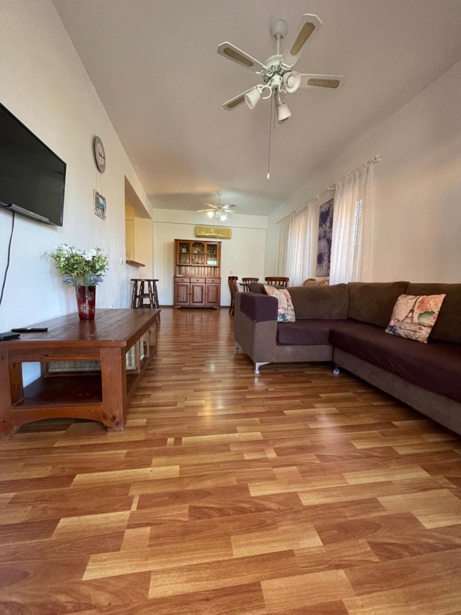 Limnaria Gardens Two Bedroom Apartment With Balcony Paphos Exterior foto