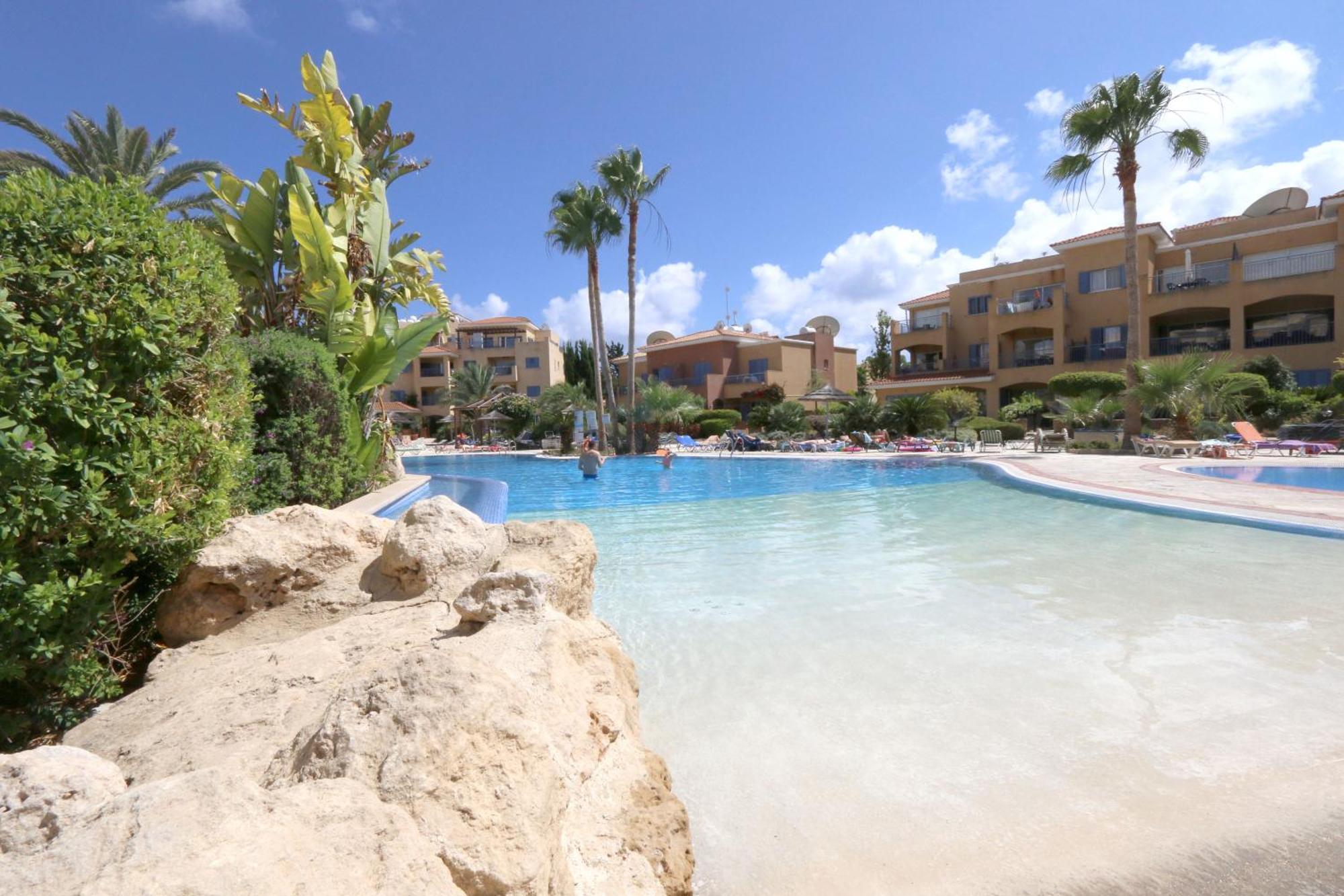 Limnaria Gardens Two Bedroom Apartment With Balcony Paphos Exterior foto